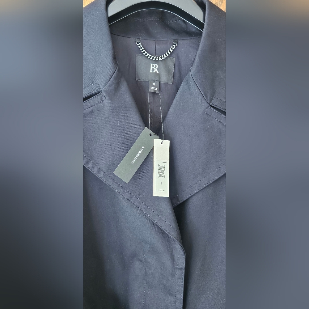 Banana Republic Timeless trench coat - Picture 12 of 15